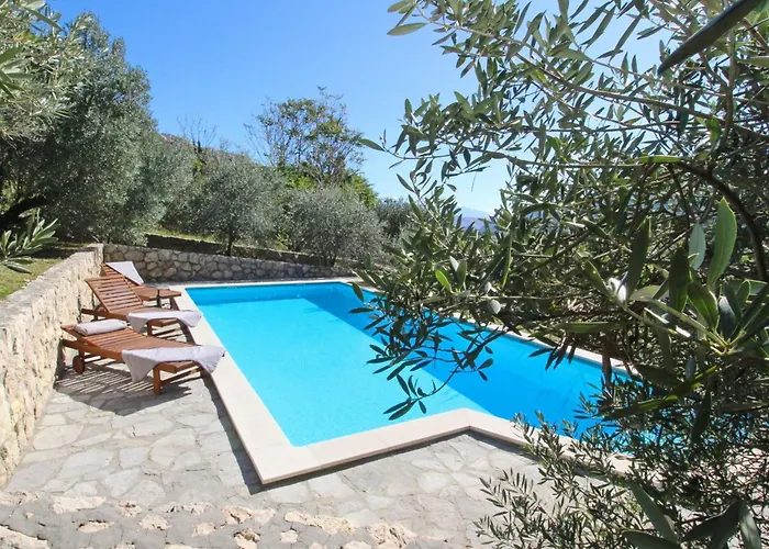Renoviertes Steinhaus Mit Garten Und Pool Ideal Fuer Ein Erholsamen Urlaub By Interhome * Baška