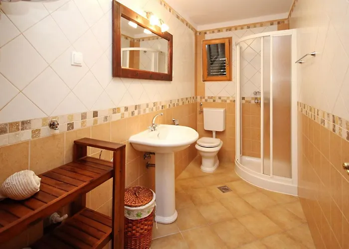 Renoviertes Steinhaus Mit Garten Und Pool Ideal Fuer Ein Erholsamen Urlaub By Interhome * Baška