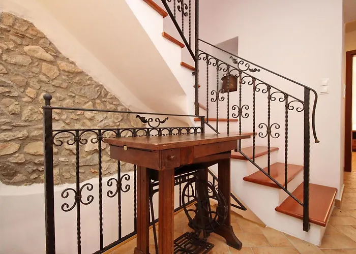 Renoviertes Steinhaus Mit Garten Und Pool Ideal Fuer Ein Erholsamen Urlaub By Interhome * Baška