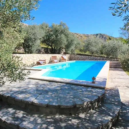 Renoviertes Steinhaus Mit Garten Und Pool Ideal By Interhome * באסקה