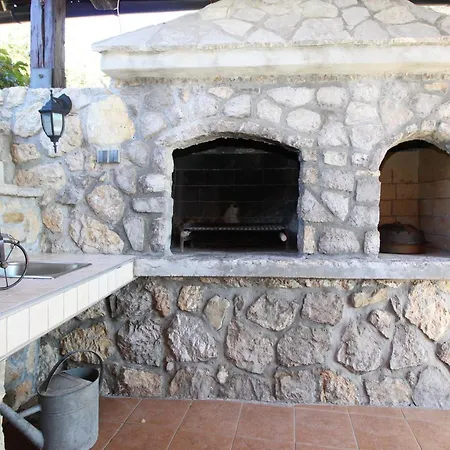 Renoviertes Steinhaus Mit Garten Und Pool Ideal By Interhome בית נופש