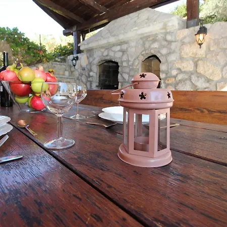 Renoviertes Steinhaus Mit Garten Und Pool Ideal By Interhome בית נופש *