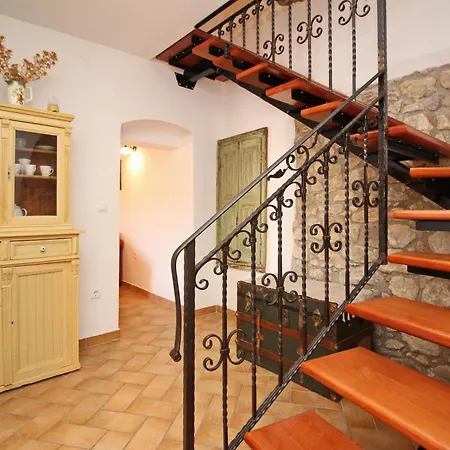 Holiday Home Renoviertes Steinhaus Mit Garten Und Pool Ideal By Interhome Holiday home