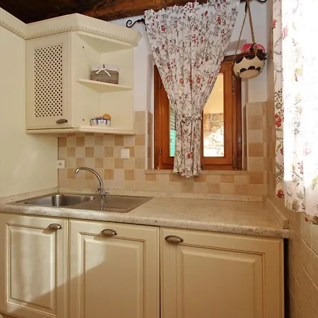 בית נופש Renoviertes Steinhaus Mit Garten Und Pool Ideal By Interhome *
