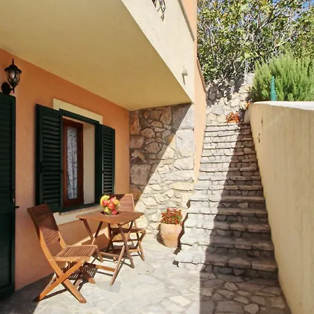 Renoviertes Steinhaus Mit Garten Und Pool Ideal By Interhome * באסקה