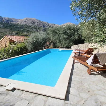 Renoviertes Steinhaus Mit Garten Und Pool Ideal By Interhome בית נופש באסקה