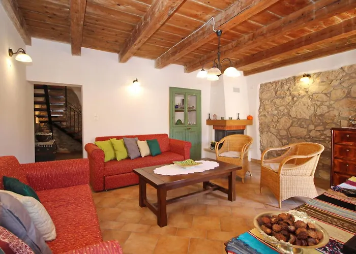 Renoviertes Steinhaus Mit Garten Und Pool Ideal Fuer Ein Erholsamen Urlaub By Interhome Holiday home *