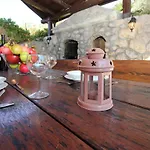 Renoviertes Steinhaus Mit Garten Und Pool Ideal Fuer Ein Erholsamen Urlaub By Interhome 펜션 *