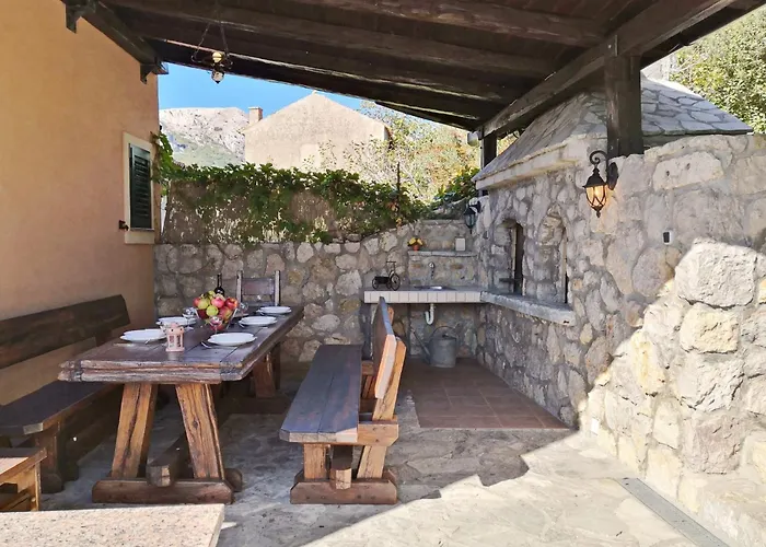 Renoviertes Steinhaus Mit Garten Und Pool Ideal Fuer Ein Erholsamen Urlaub By Interhome * Baška