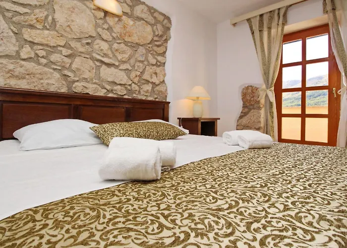 Renoviertes Steinhaus Mit Garten Und Pool Ideal Fuer Ein Erholsamen Urlaub By Interhome
